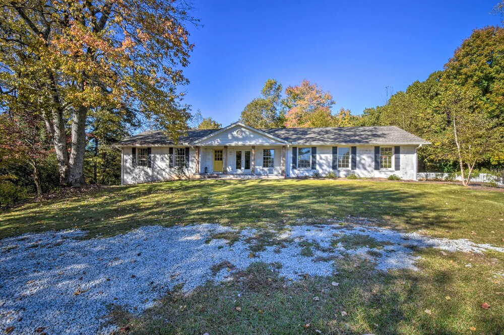 Mod 'stable House' on 10 Acres, Walk to Lake! view 2