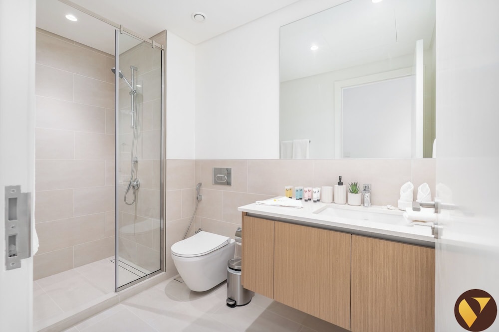 Vogue Rosewater Creek Beach Stylish 2BR