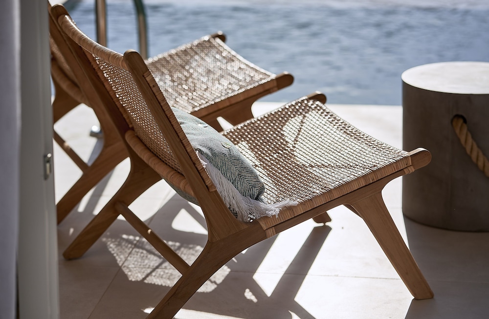 Artemis Seaside Resort