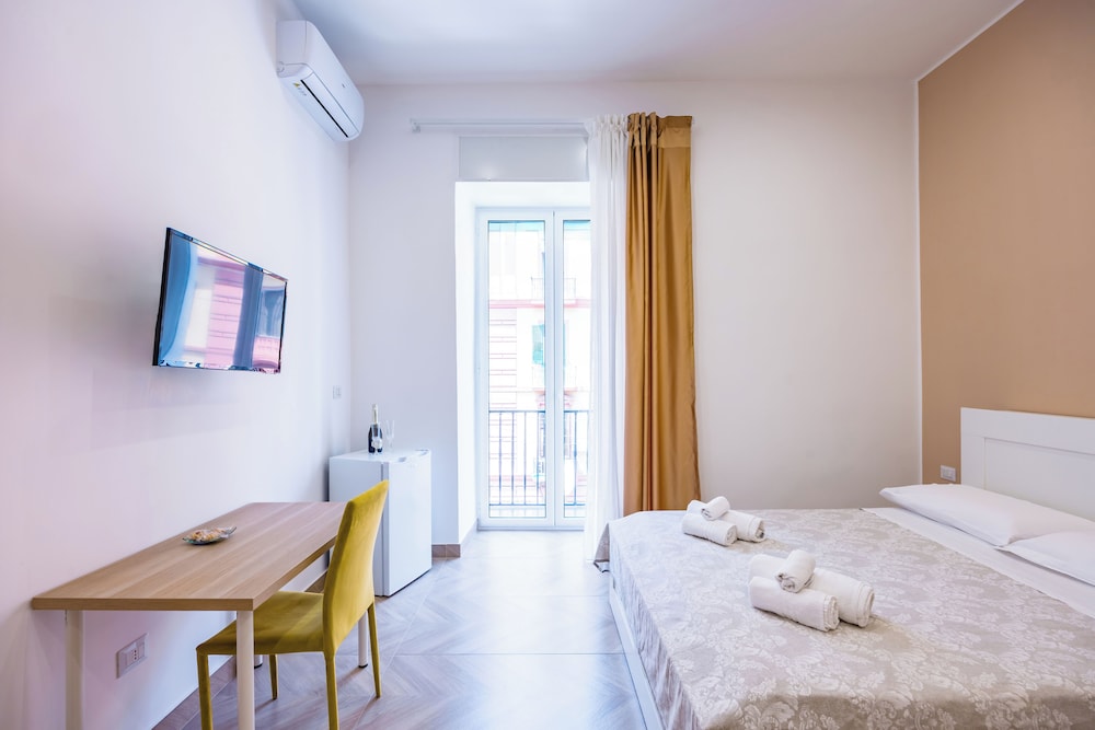 Essentia Home