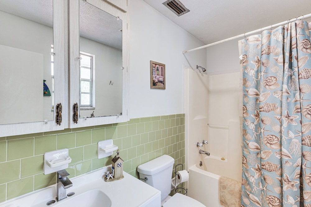 Steps to Beach: Carrabelle Family Home w/ Patio!