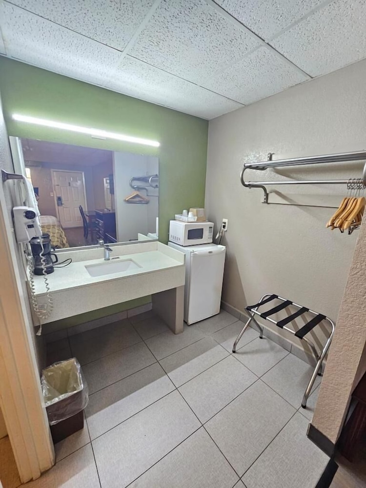 Days Inn by Wyndham Dumas Arkansas view 2