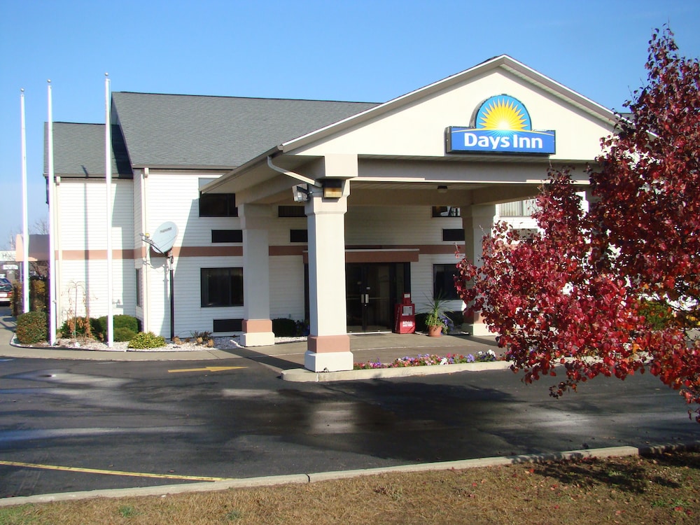 Days Inn by Wyndham Hillsdale - Property Image 2