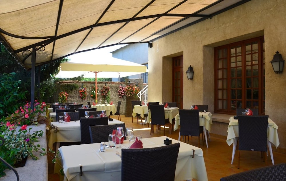 Hotel le Relais - Property Image 7