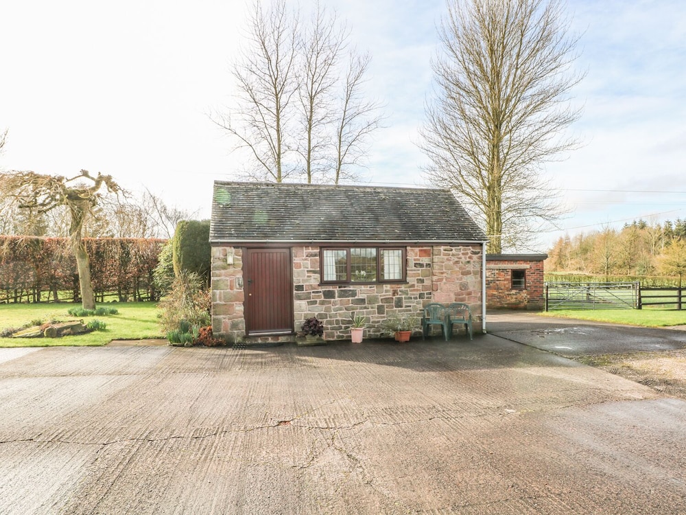 Stoke-on-trent Vacations - Cordwainer Cottage - Property Image 1