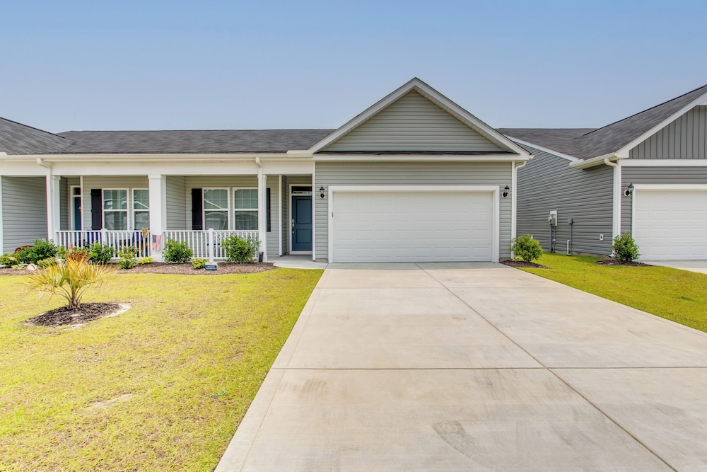4 Mi to Ocean: Coastal Gem in North Carolina!