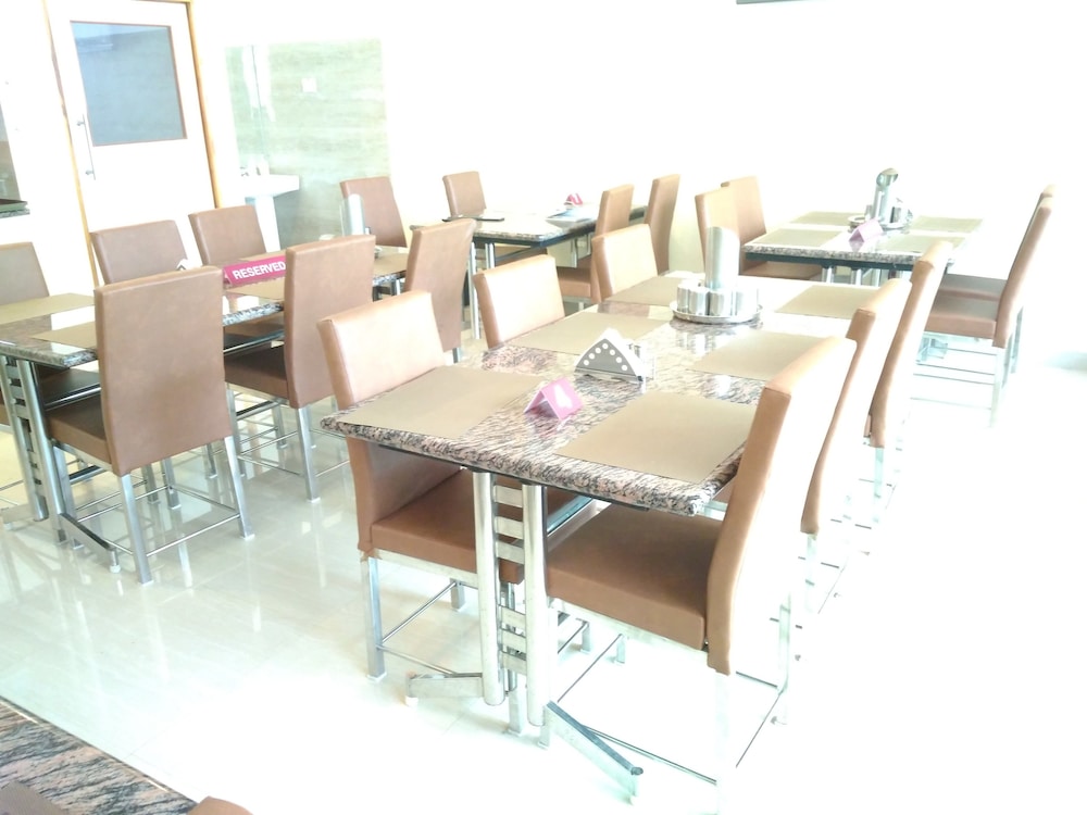 Food & Beverage