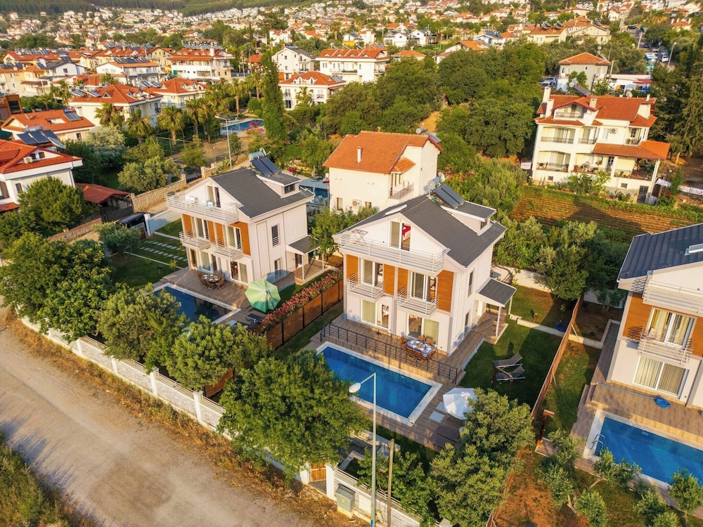 Ölüdeniz Plajına Yakın 3 Yatak Odalı Villa