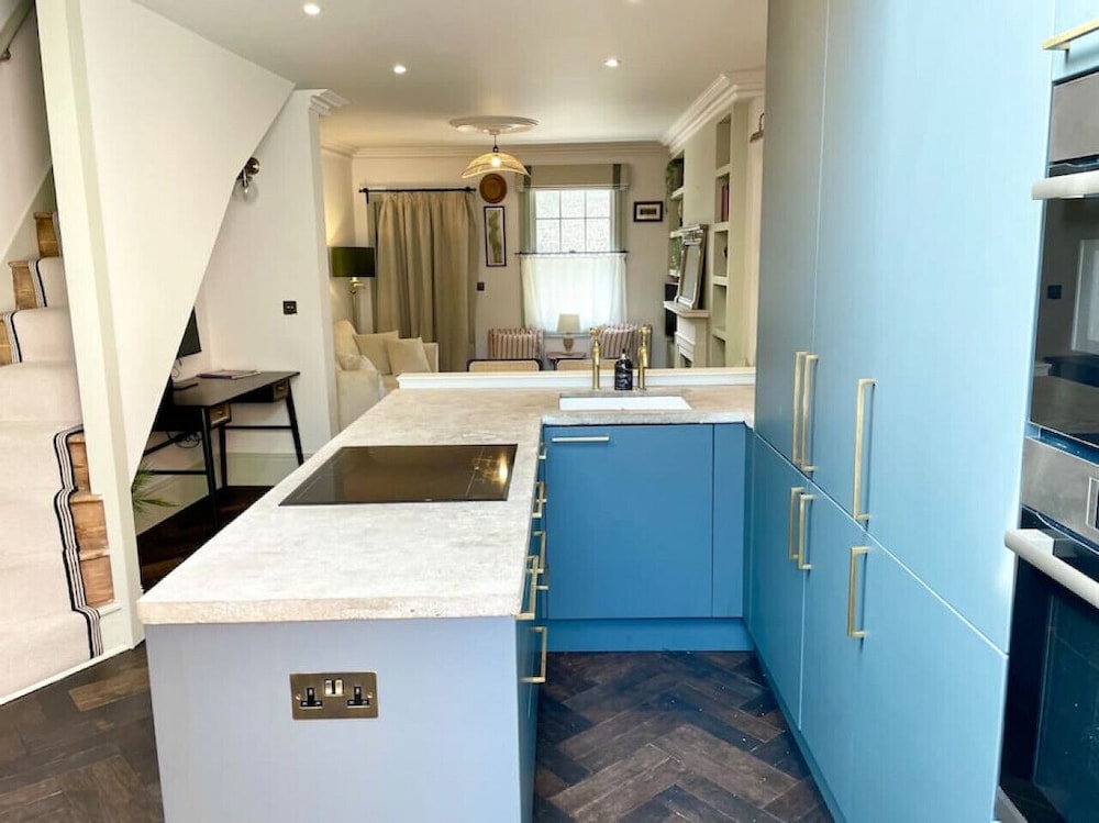 The Emerald - Central Henley 2 Bedroom House view 2
