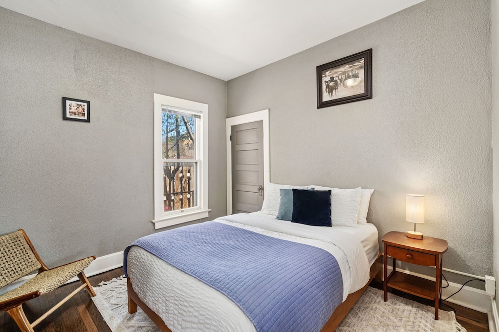 Old Town Retreat w/ Hot Tub Perfect for Groups!