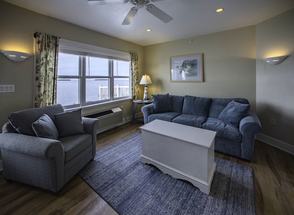 Edgewater Resort