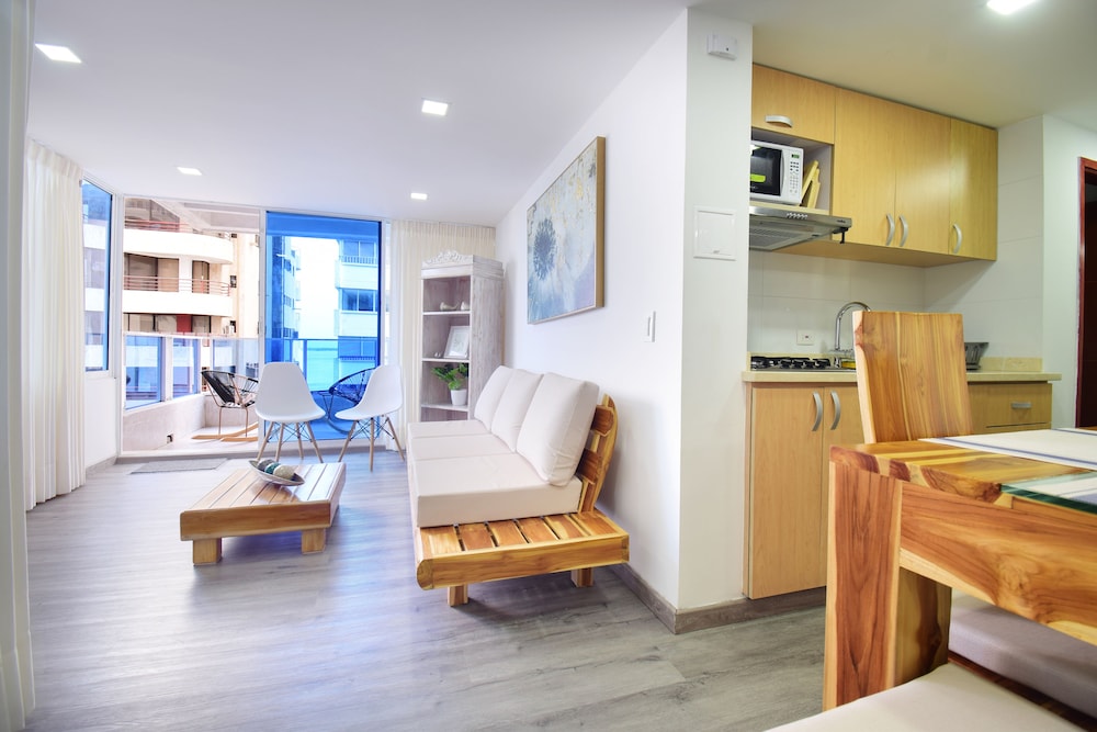 Harbour Square Suites