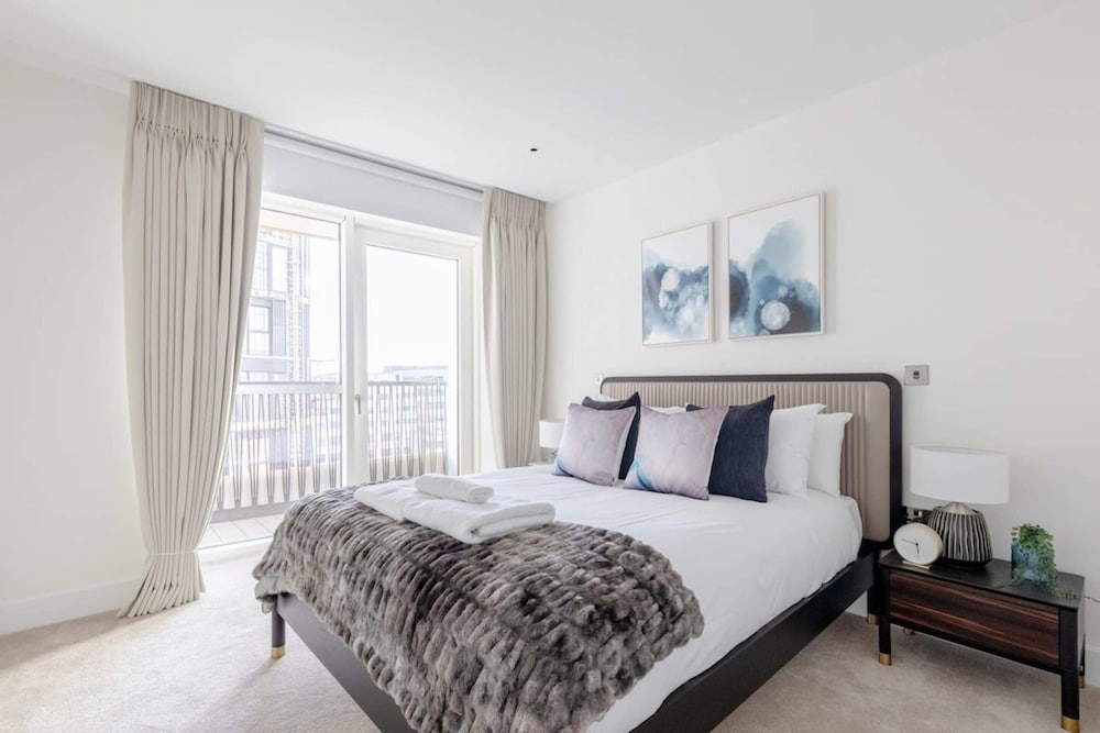 Charming 2BD Contemporary Flat - White City!