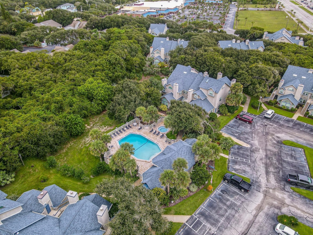 2nd Level Sun Beach Club - Across From Beach Shopping and Dining - Sbc861 view 2