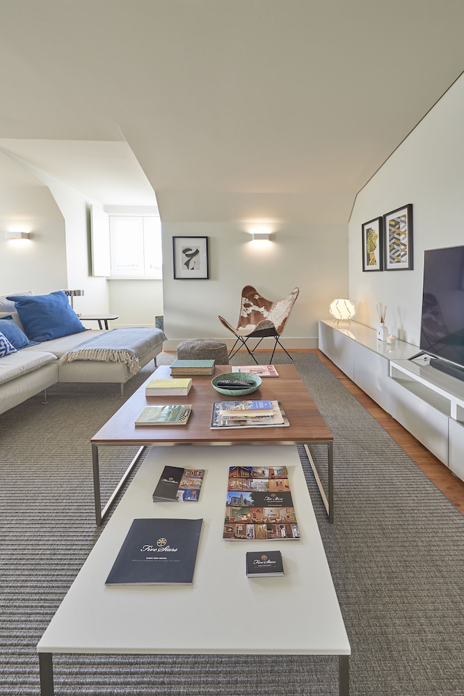 Lisbon Five Stars Apartments - Bica 246