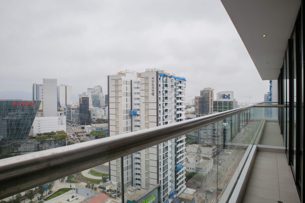 Incredible 2BR With Balcony in San Isidro