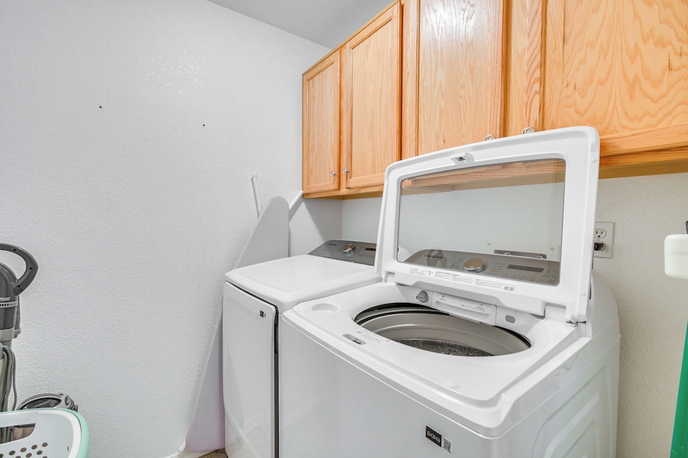 Grill, Fire Pit & Pool: Lake Havasu City Home!