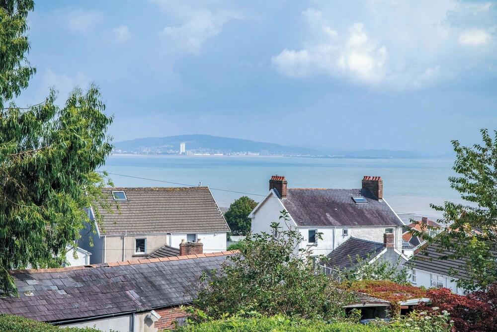 Overland Road 4 Bed House Mumbles