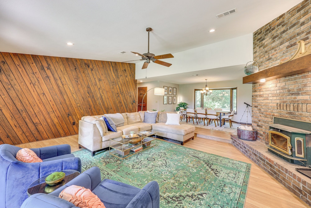 Waterfront Home w/ Playground Near Degray & Caddo!