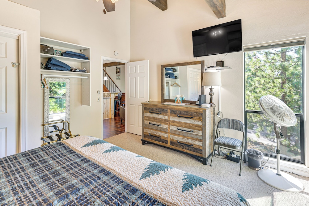 5 Mi to Northstar Resort! Multi-level Family Condo
