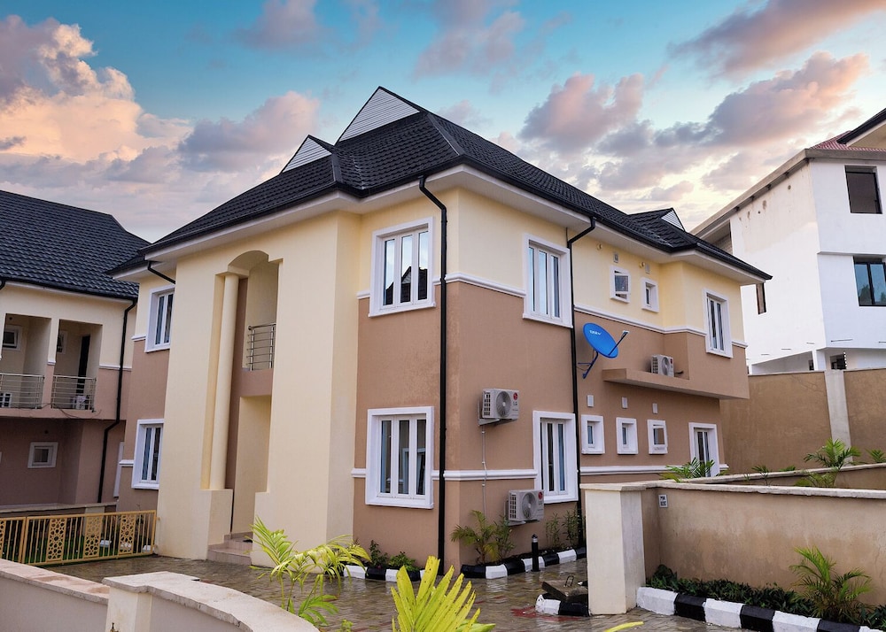 Clarus Apartments