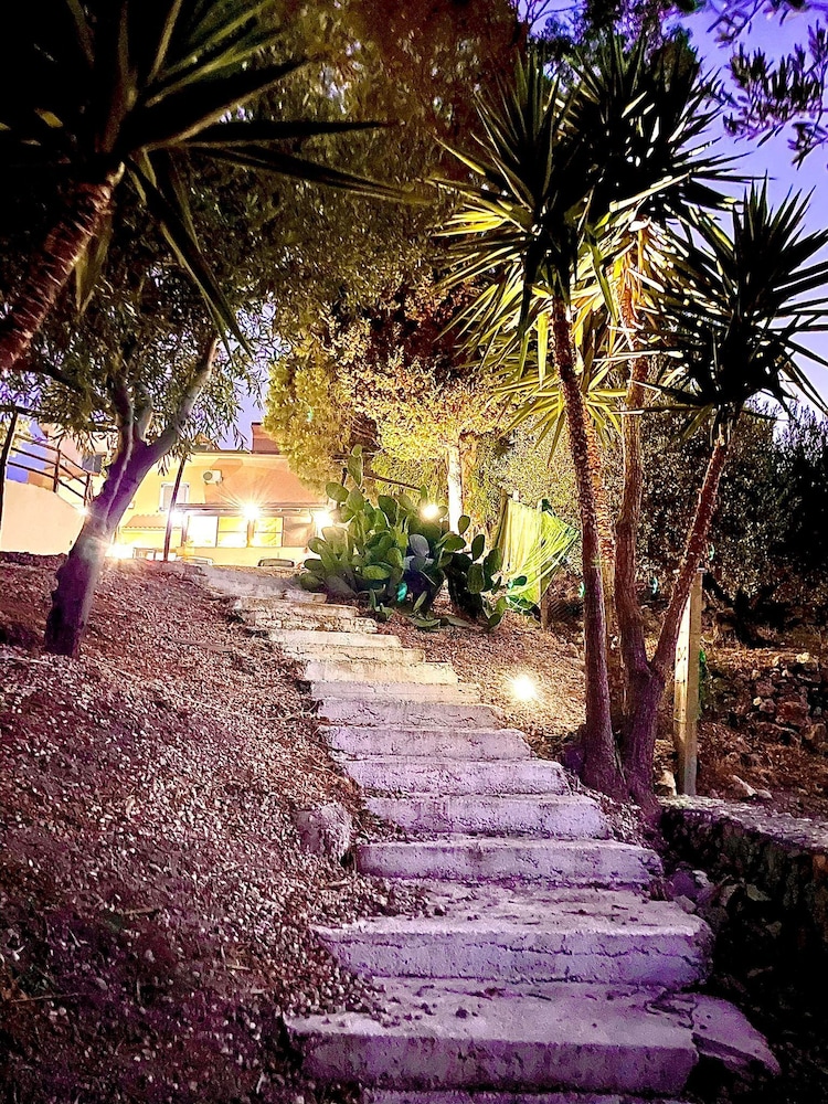 LA COLLINA SUL MARE