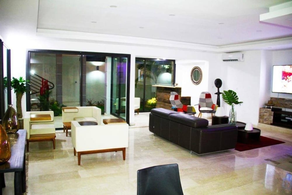 Villa Malis T6 view 5