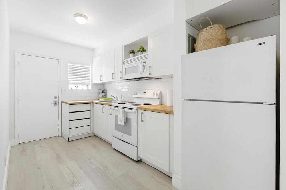 Charming 2 Bedroom Apartment in Victoria Park