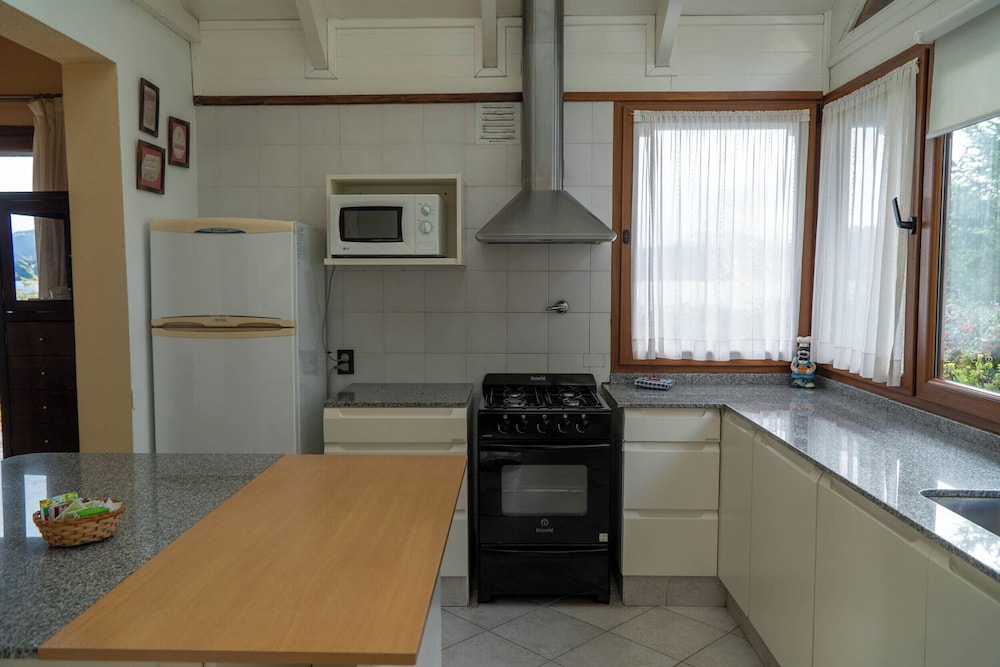 Rent Up -Casa junto al lago Nahuel Huapi
