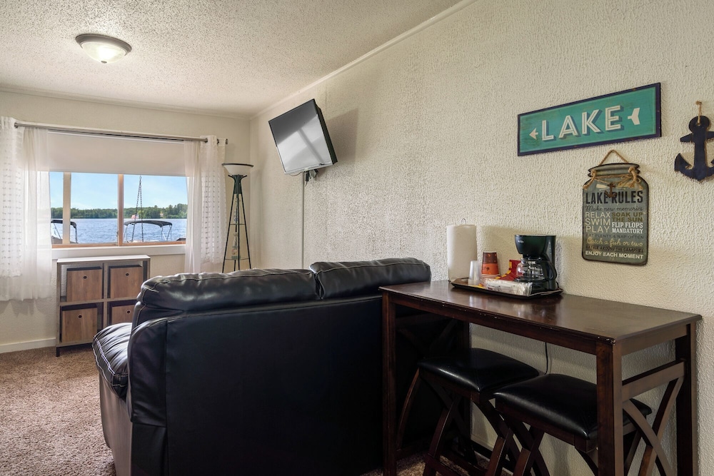 Fife Lake Lodge
