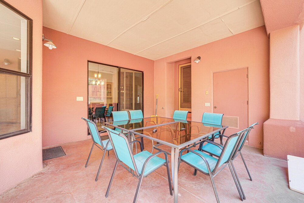 Group Getaway w/ Outdoor Oasis in Sedona!