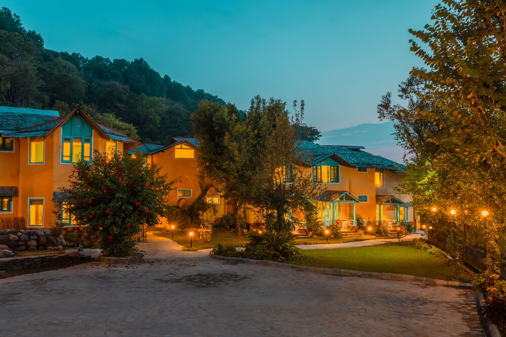 Tree of Life Birdsong Chalets
