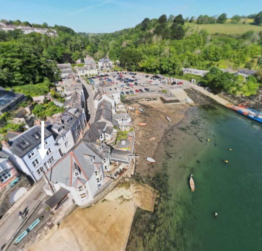 The Slipway Suite, Fowey Harbour & Parking 1 Min