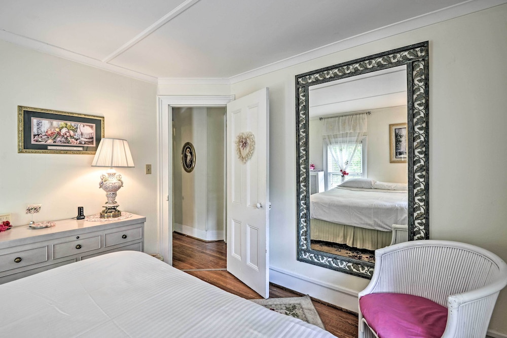 Historic Keuka Lake Estate in Hammondsport w/ Pool