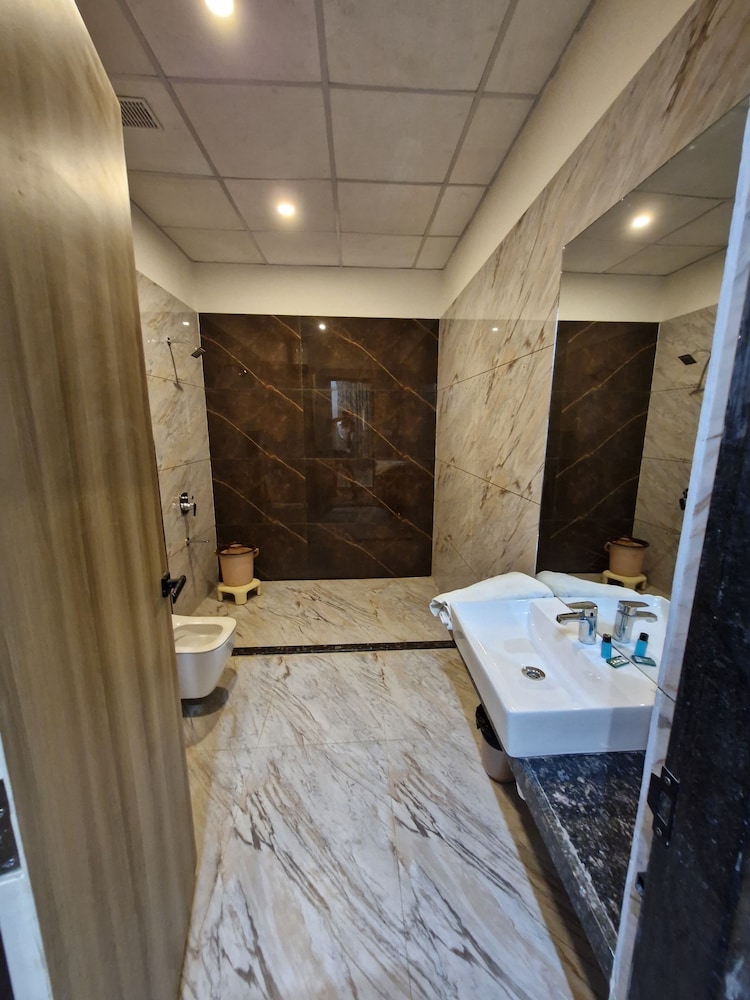 Hotel Grand Vasante
