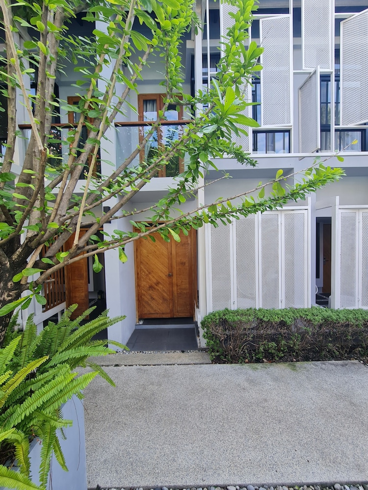 Hotel Treevana Club Chiangmai - Image 1