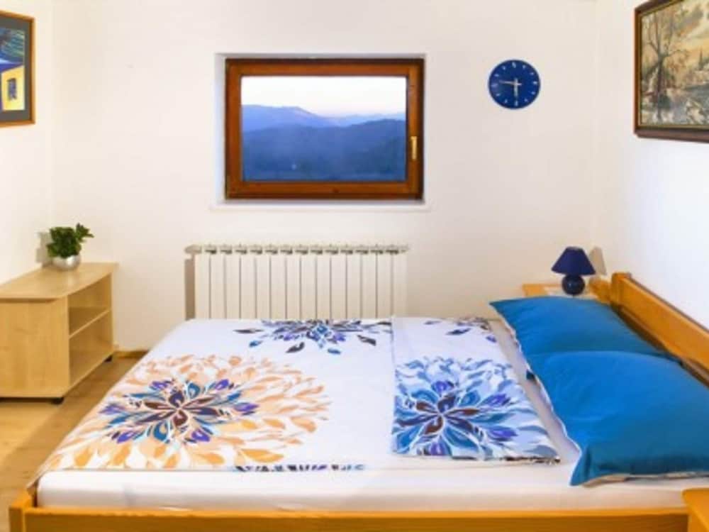 Secluded Holiday Home with Hot Tub in Kozji Vrh view 5