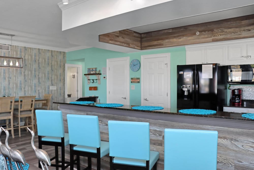 Paradise Shores 200