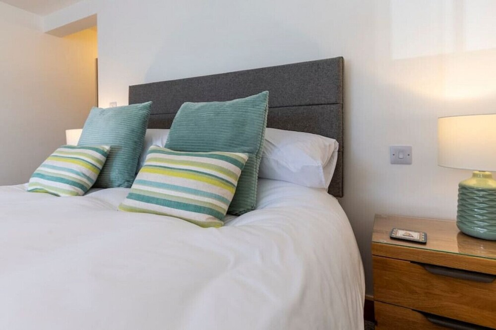 Number 1 Bossiney House