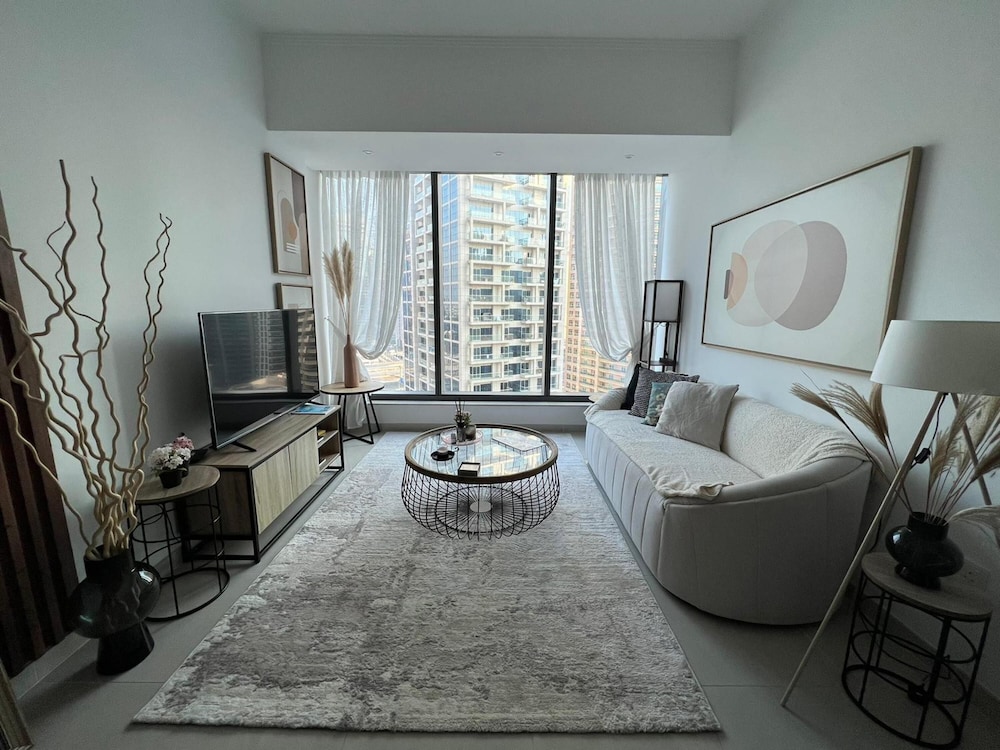 Chic Comfy 1BR in Dubai Marina