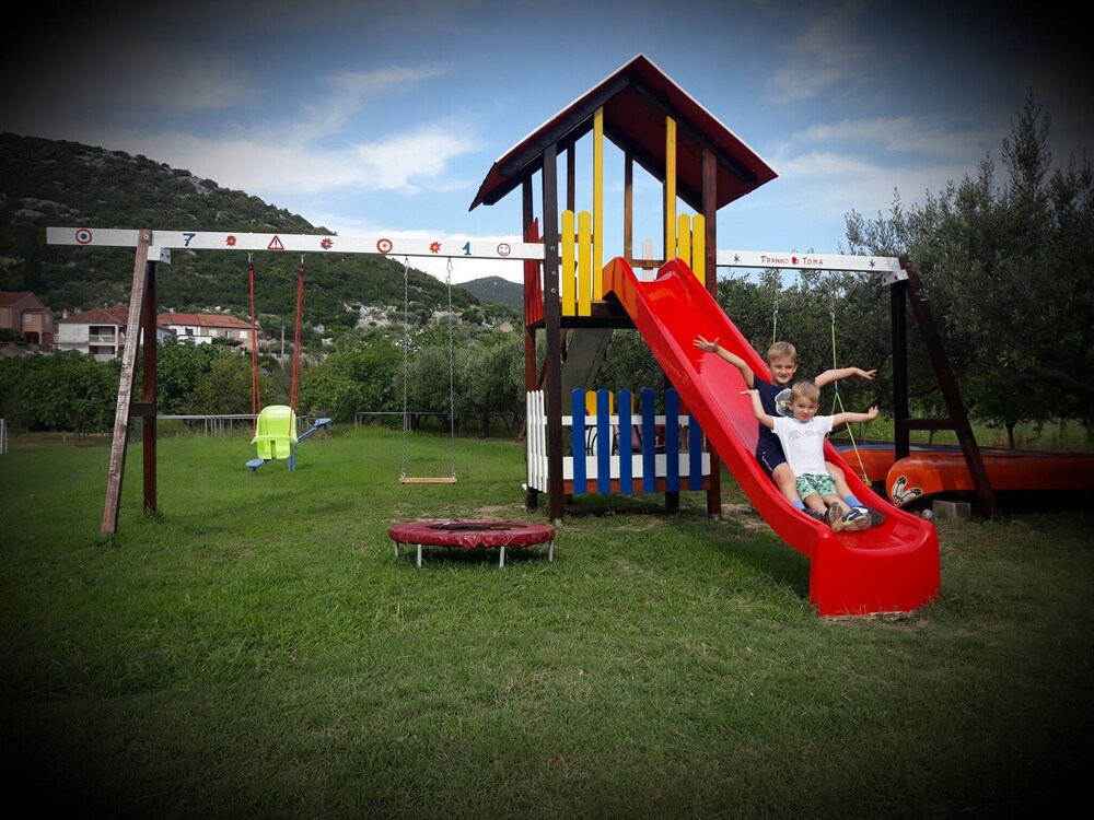 Photo 8