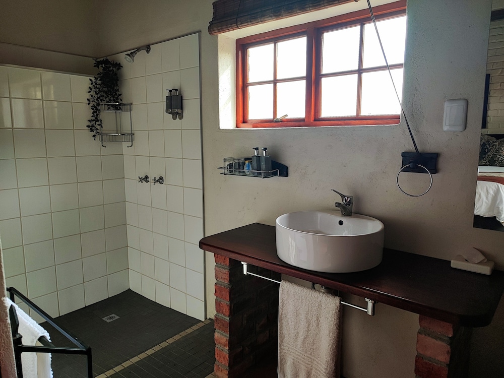 Ganora Guestfarm & Excursions