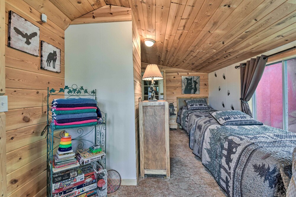 Charming Gladwin Family Cottage - Indian Lake