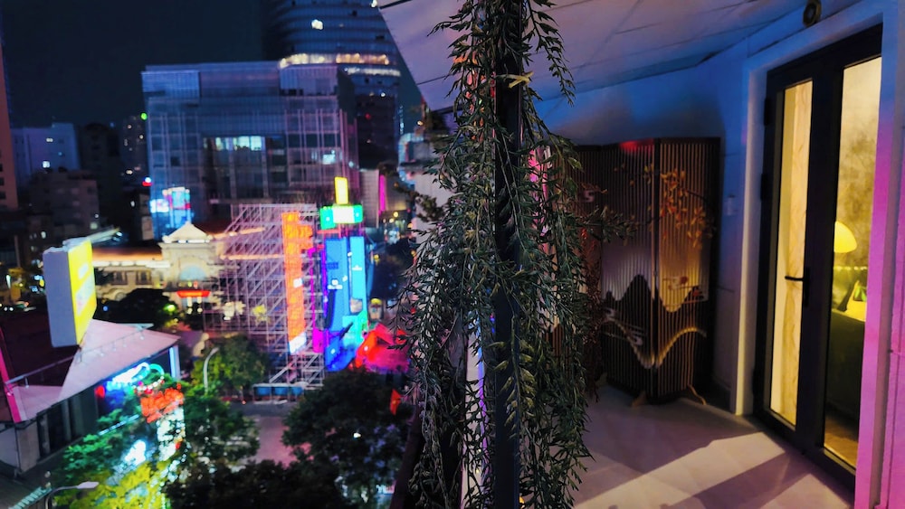 1 BR Nguyen Hue Walking St Bitexco