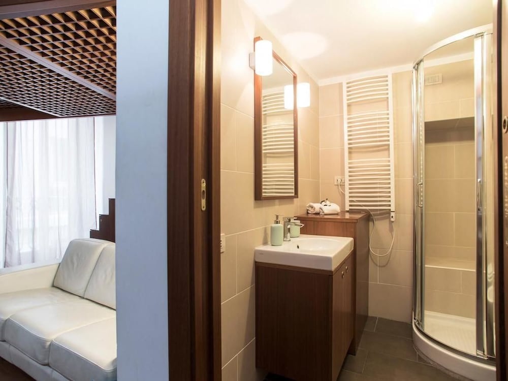 Trevi Fountain - Lovely Loft Apartment