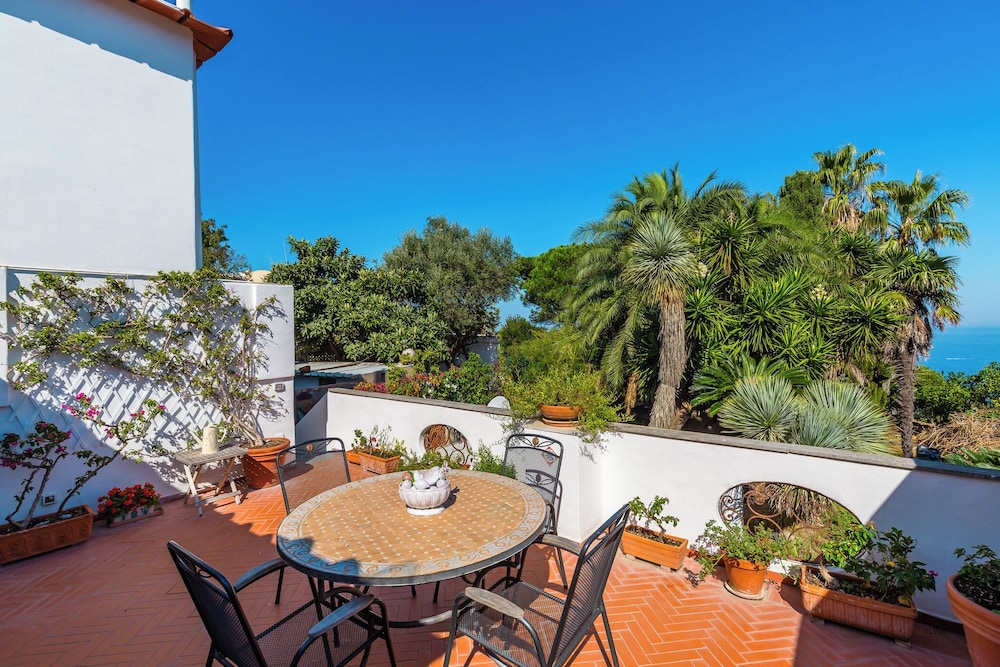 Capri Turquoise by Napoliapartments