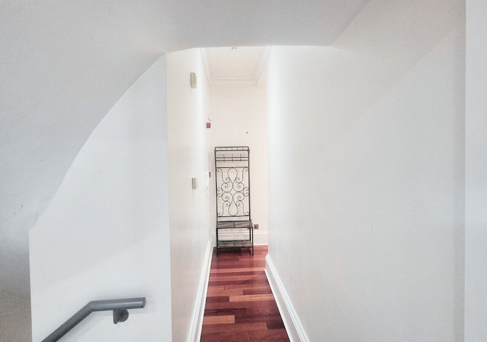 Luxurious & Spacious 2BR