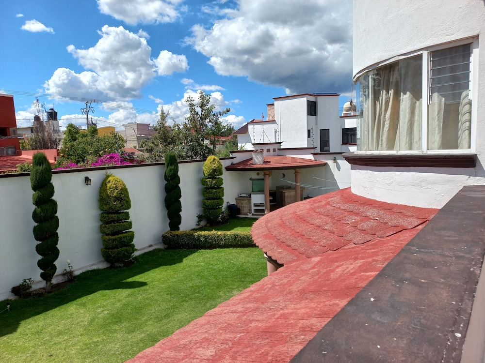 La Aurora Hotel like Home