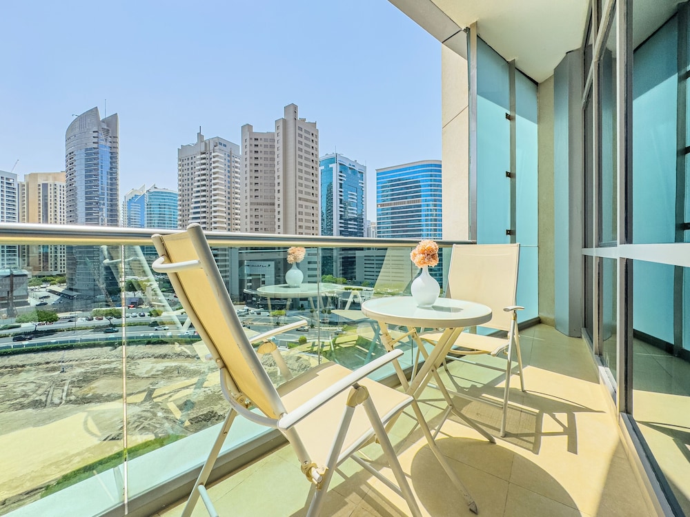 Superhost Cozy Studio Near Dubai Marina