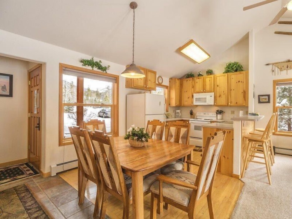 Snake River Village 3 Bedroom Apartment by Key to the Rockies
